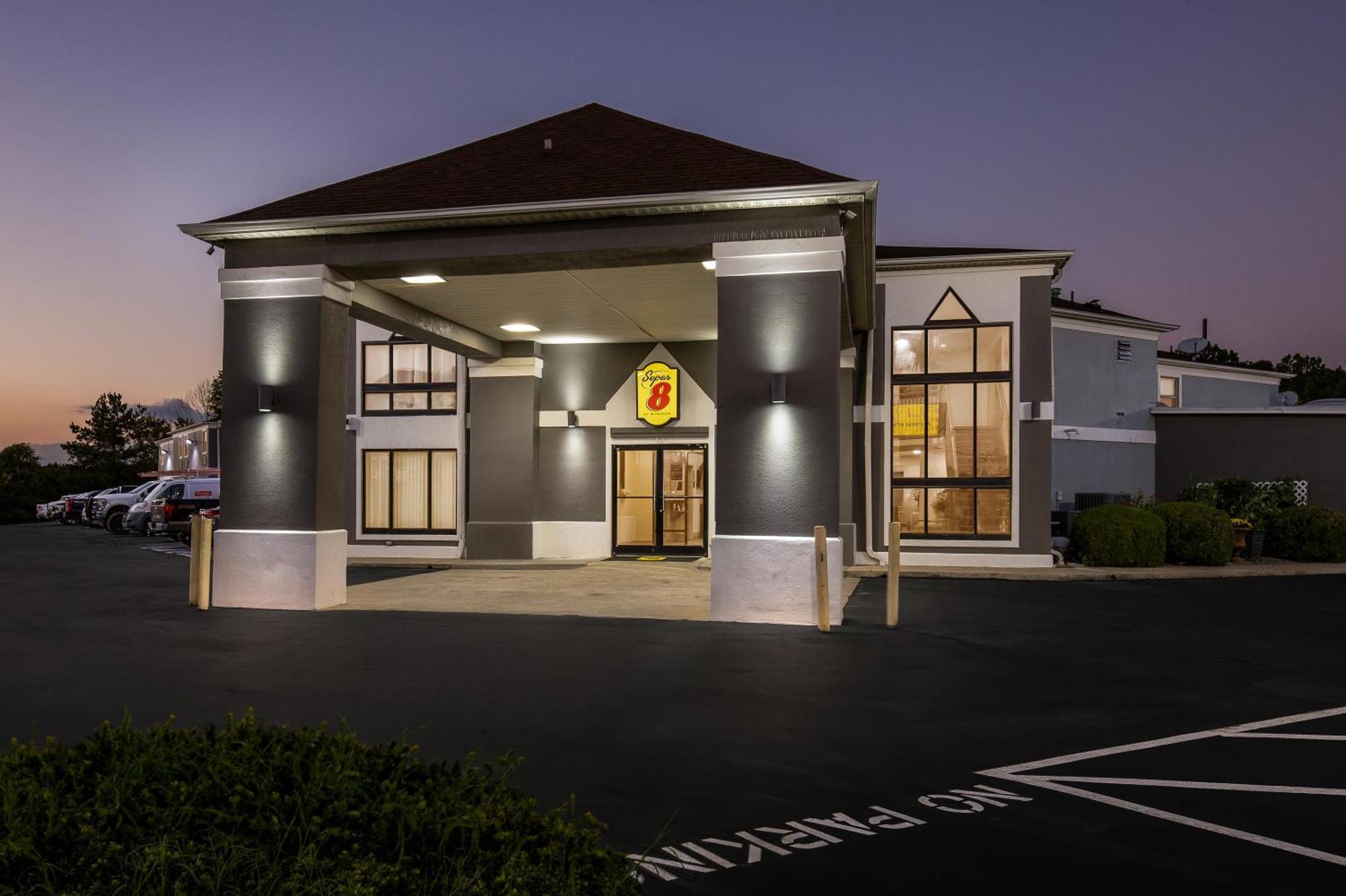 Super 8 By Wyndham Dickson Hotel Exterior foto