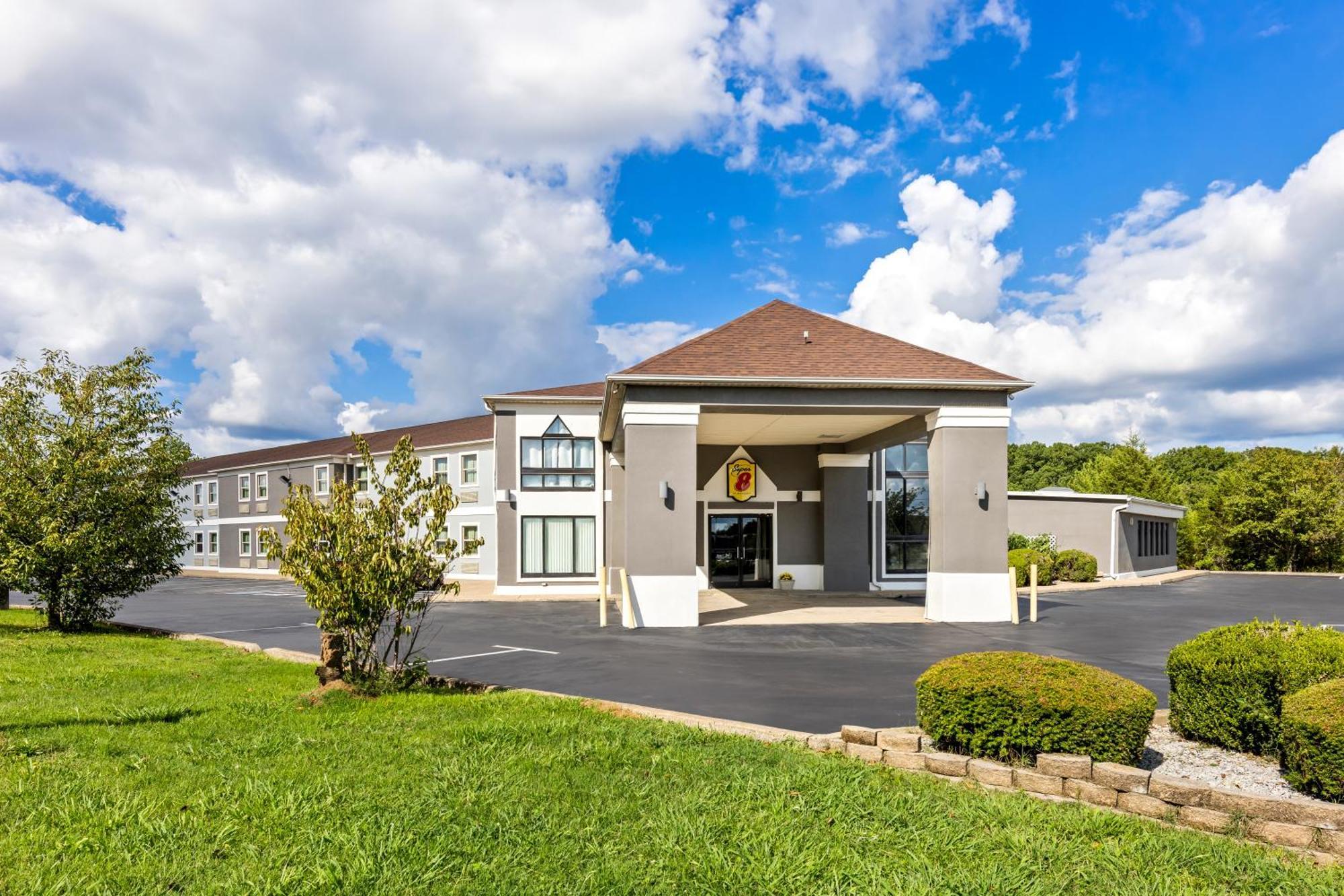 Super 8 By Wyndham Dickson Hotel Exterior foto